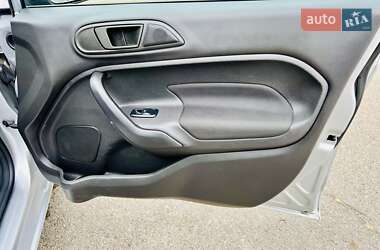 Седан Ford Fiesta 2017 в 