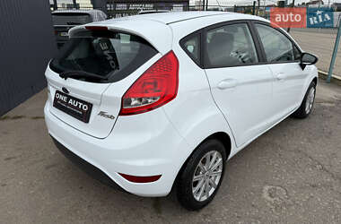 Хэтчбек Ford Fiesta 2012 в 
