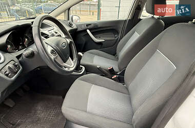 Хэтчбек Ford Fiesta 2012 в 