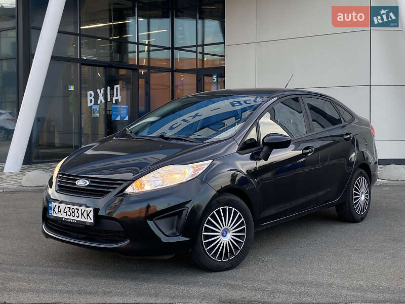 Седан Ford Fiesta 2013 в 