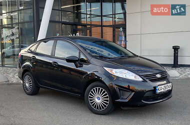 Седан Ford Fiesta 2013 в 