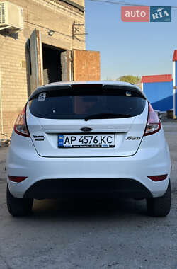 Хэтчбек Ford Fiesta 2014 в 