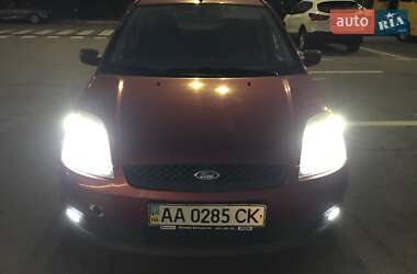 Хэтчбек Ford Fiesta 2007 в 