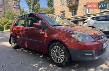 Хэтчбек Ford Fiesta 2006 в 