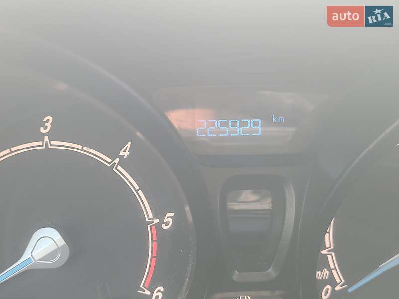 Хэтчбек Ford Fiesta 2013 в Петропавловской Борщаговке