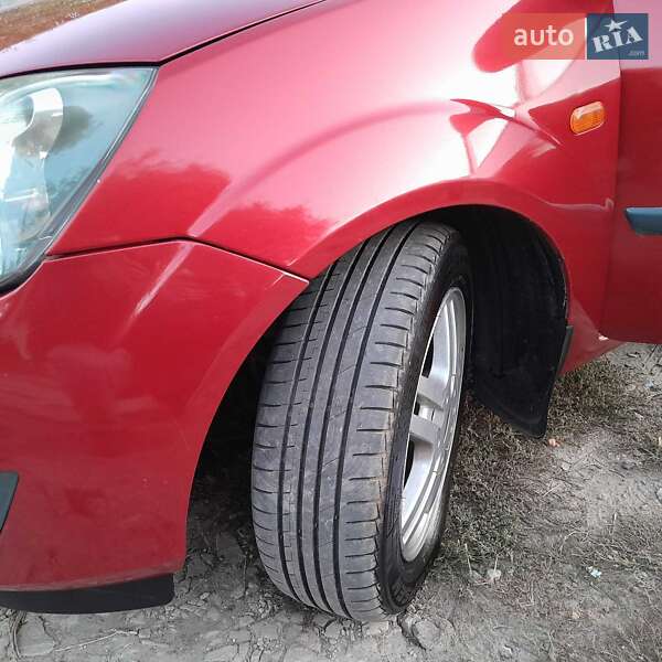 Хэтчбек Ford Fiesta 2006 в Прилуках