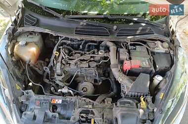 Хетчбек Ford Fiesta 2014 в 