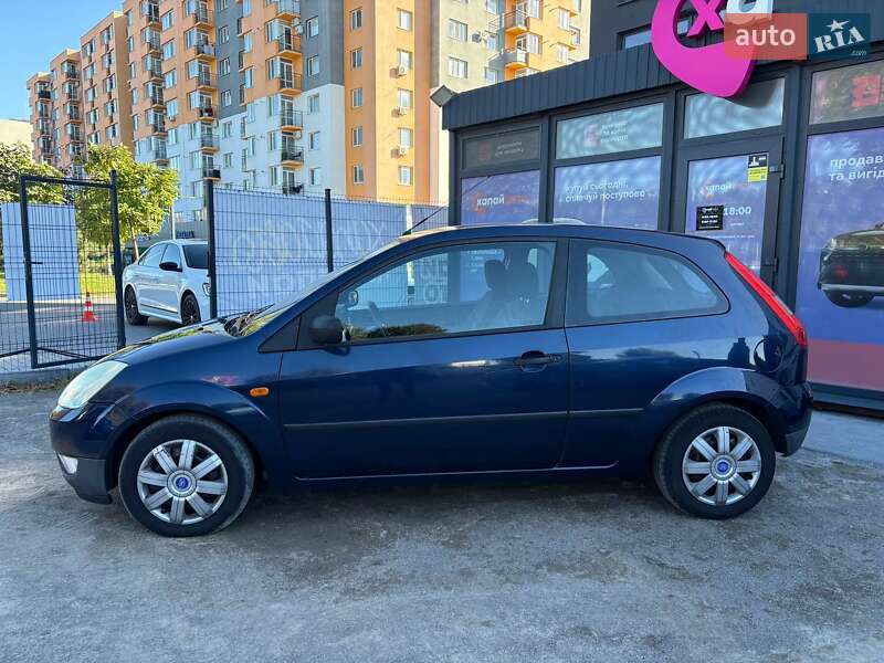 Хэтчбек Ford Fiesta 2004 в Виннице
