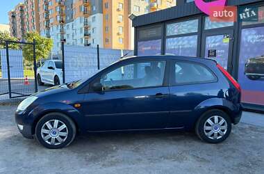 Хэтчбек Ford Fiesta 2004 в 