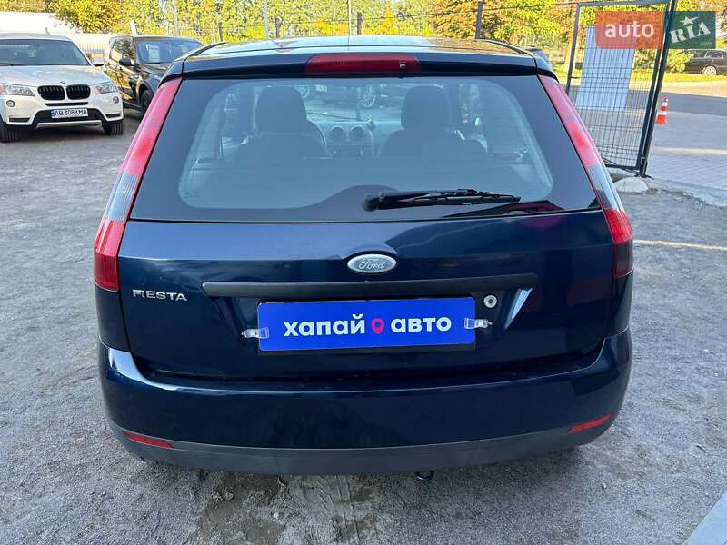 Хэтчбек Ford Fiesta 2004 в Виннице