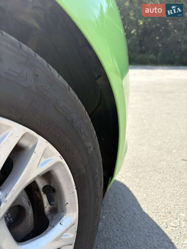 Хэтчбек Ford Fiesta 2014 в Львове