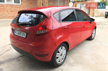 Хэтчбек Ford Fiesta 2012 в 