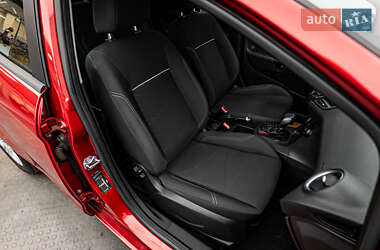 Хэтчбек Ford Fiesta 2015 в 