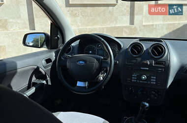 Хэтчбек Ford Fiesta 2007 в 