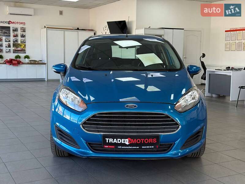 Хетчбек Ford Fiesta 2015 в Києві