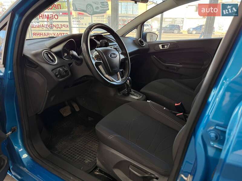 Хетчбек Ford Fiesta 2015 в Києві