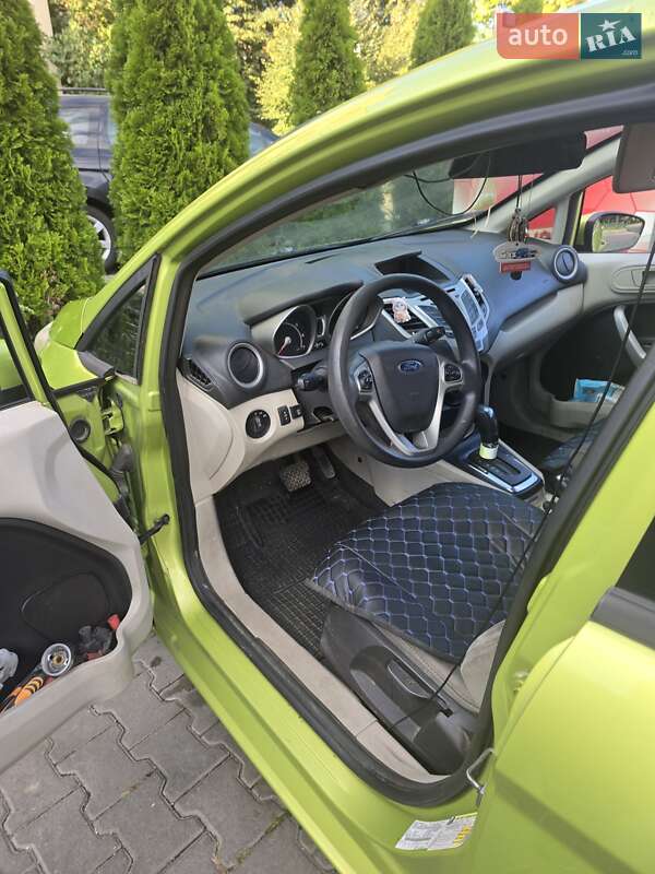 Седан Ford Fiesta 2013 в Тернополі