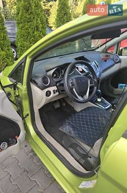 Седан Ford Fiesta 2013 в 