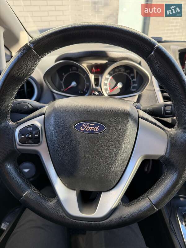 Хэтчбек Ford Fiesta 2012 в Львове