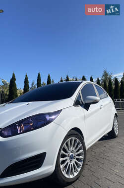 Хэтчбек Ford Fiesta 2014 в 