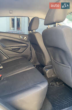 Хэтчбек Ford Fiesta 2014 в 