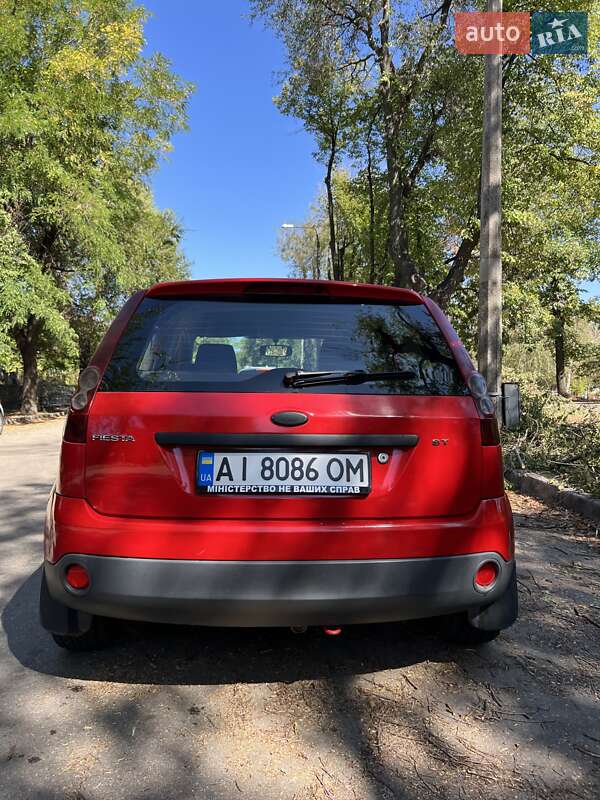 Хэтчбек Ford Fiesta 2007 в Добровеличковке