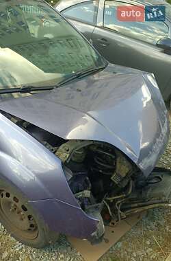 Хэтчбек Ford Fiesta 2006 в 