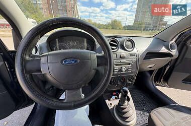 Хэтчбек Ford Fiesta 2007 в 