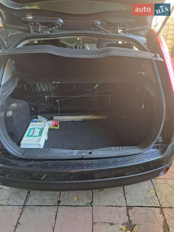 Хэтчбек Ford Fiesta 2007 в Ужгороде