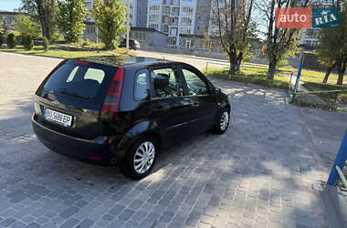 Хэтчбек Ford Fiesta 2005 в 