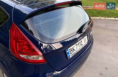 Хэтчбек Ford Fiesta 2012 в 