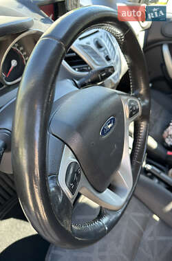 Седан Ford Fiesta 2012 в 