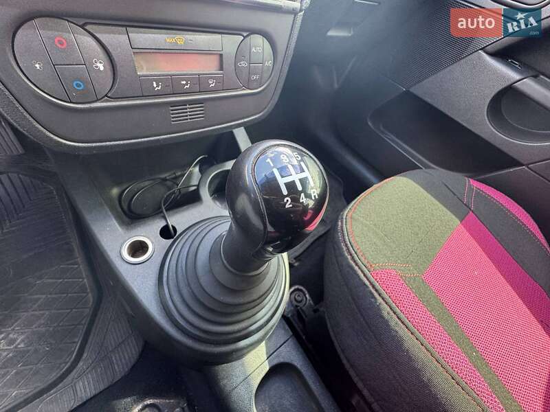 Хэтчбек Ford Fiesta 2007 в Киеве