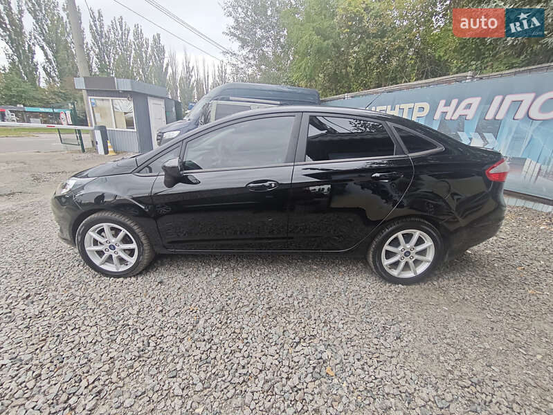 Седан Ford Fiesta 2019 в Киеве