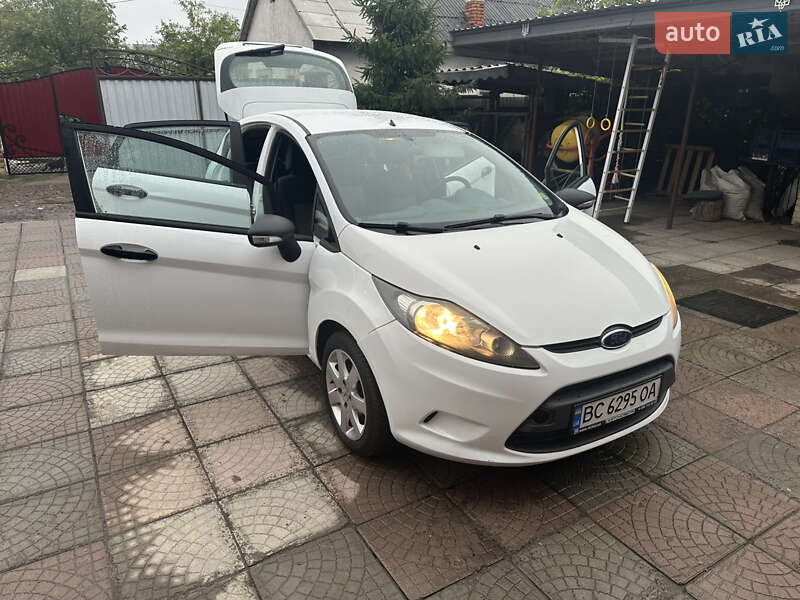 Хэтчбек Ford Fiesta 2009 в Львове