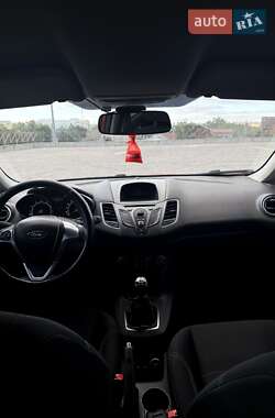 Хэтчбек Ford Fiesta 2013 в 
