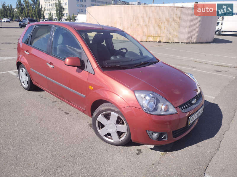 Хэтчбек Ford Fiesta 2007 в Киеве