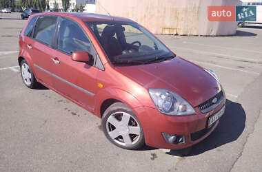 Хэтчбек Ford Fiesta 2007 в 