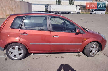 Хэтчбек Ford Fiesta 2007 в 