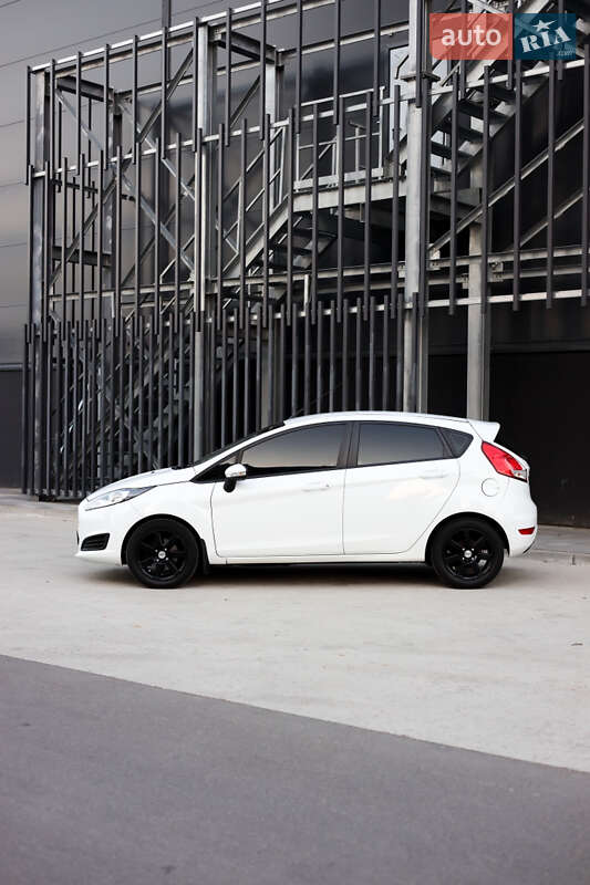 Хэтчбек Ford Fiesta 2013 в Киеве