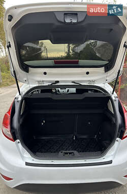 Хэтчбек Ford Fiesta 2013 в 