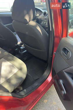 Хэтчбек Ford Fiesta 2006 в 