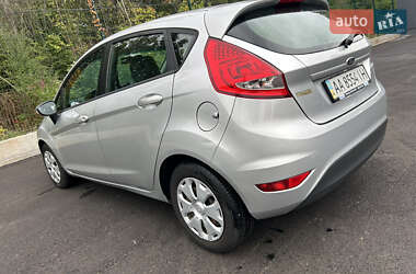 Хэтчбек Ford Fiesta 2012 в 