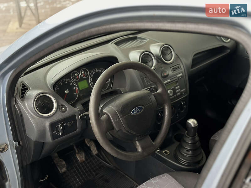 Хэтчбек Ford Fiesta 2005 в Луцке