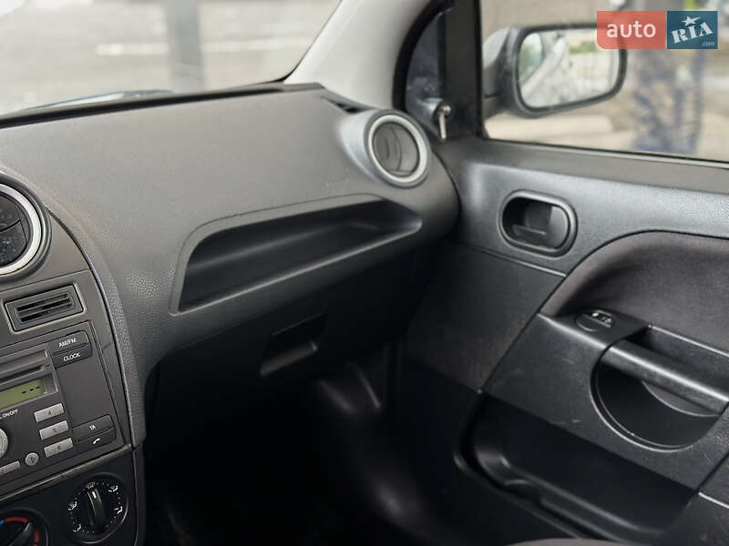 Хэтчбек Ford Fiesta 2005 в Луцке