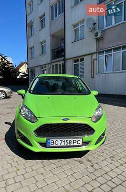 Хэтчбек Ford Fiesta 2015 в 