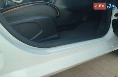 Хэтчбек Ford Fiesta 2012 в 