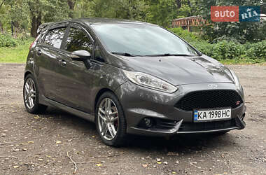 Хэтчбек Ford Fiesta 2017 в 