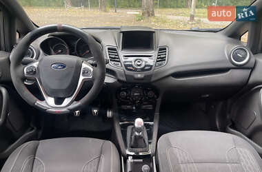 Хэтчбек Ford Fiesta 2017 в 