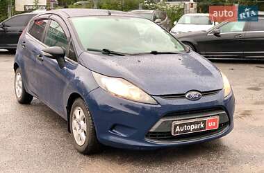 Хэтчбек Ford Fiesta 2012 в 